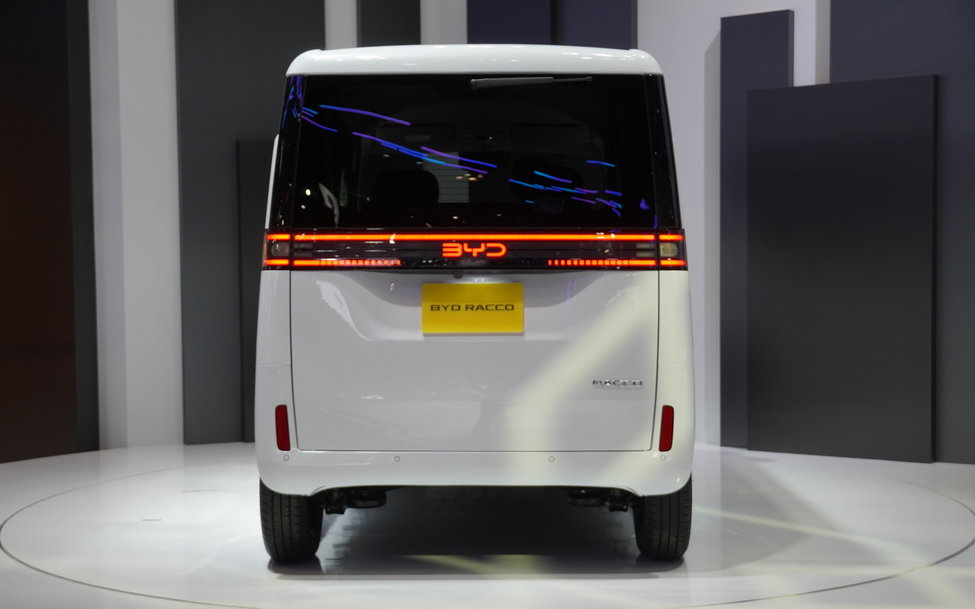 一般的な軽ハイトワゴンの外見となっている