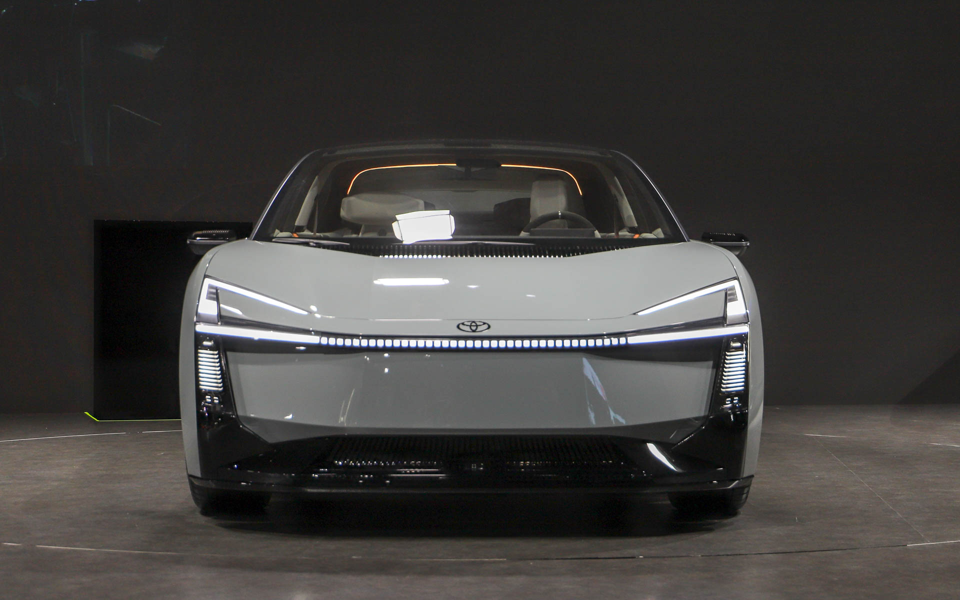 COROLLA CONCEPTは伸びやかなプロポーションが特徴的