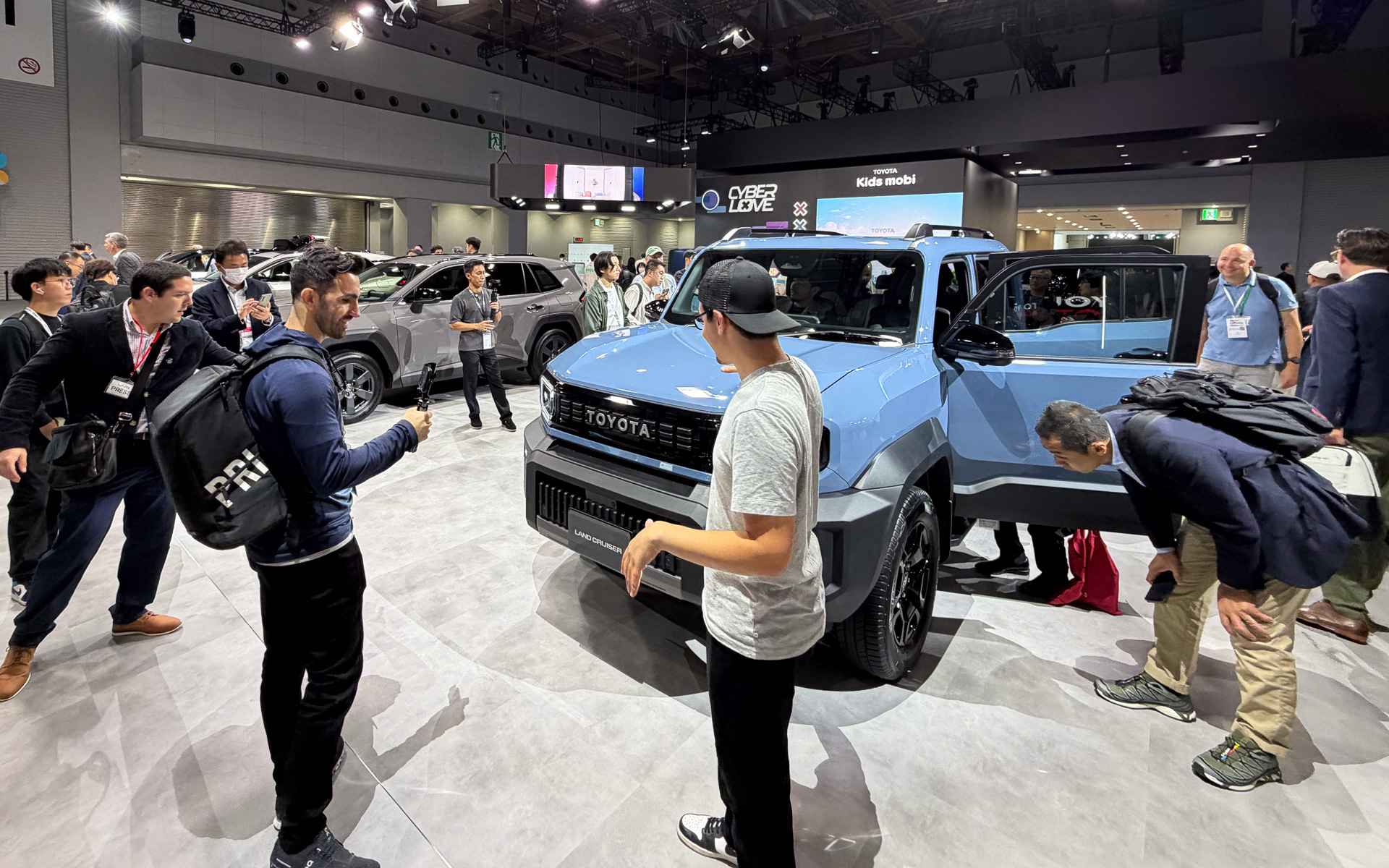 新型ランドクルーザーFJ