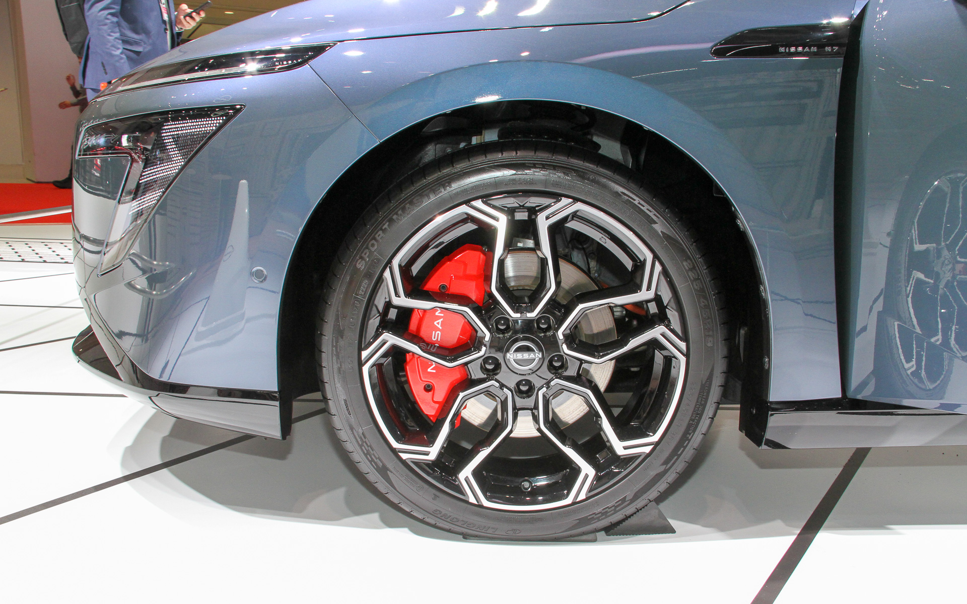 4月に中国で発売した新型「N7」