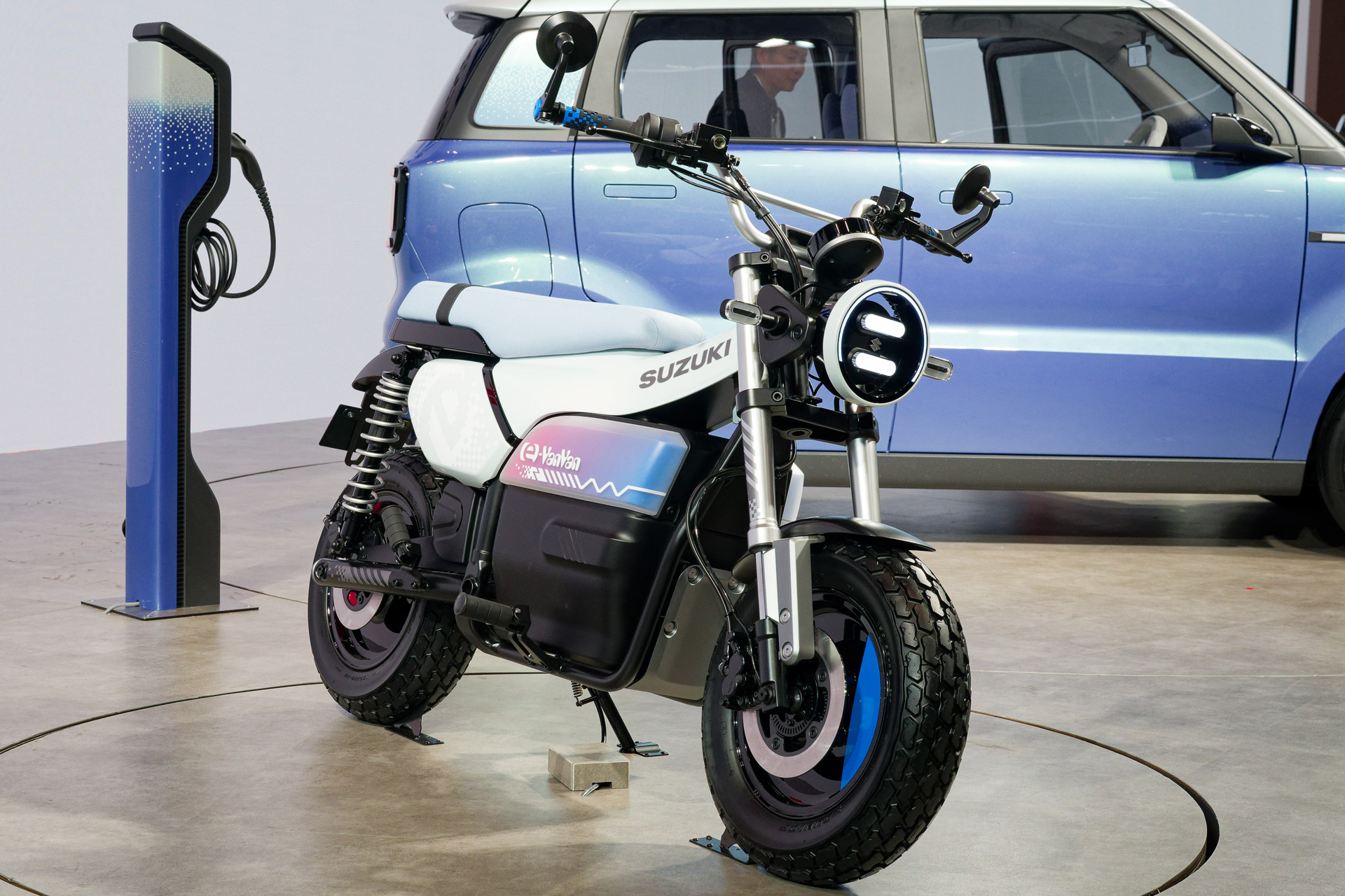 電動二輪「e-VanVan」