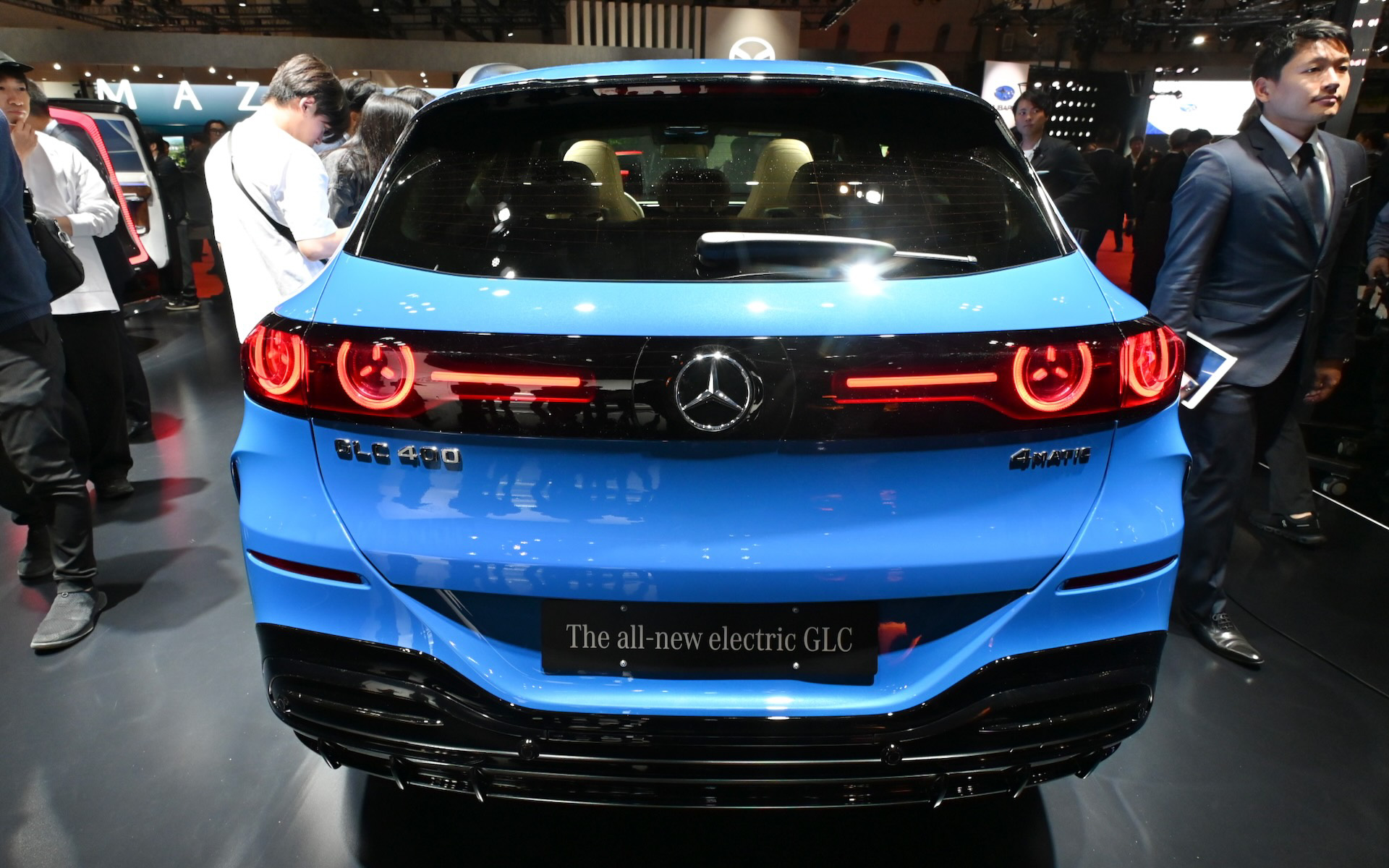 新型GLCのエクステリア。前後ライトは全てスリーポインテッドマークになった