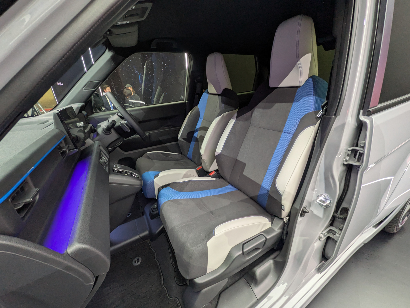 Super ONE Prototypeの前後席