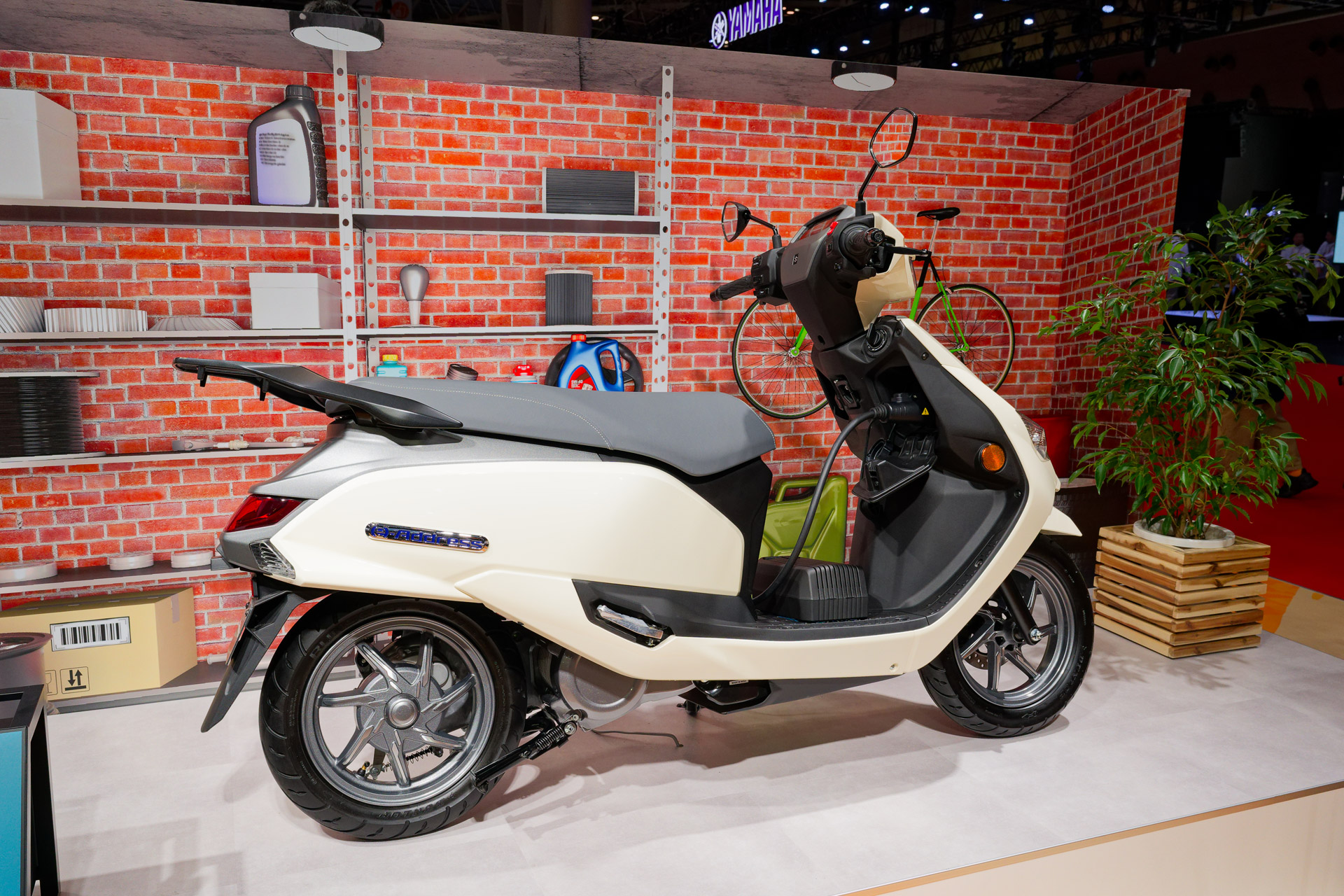 電動スクーター「e-Address」