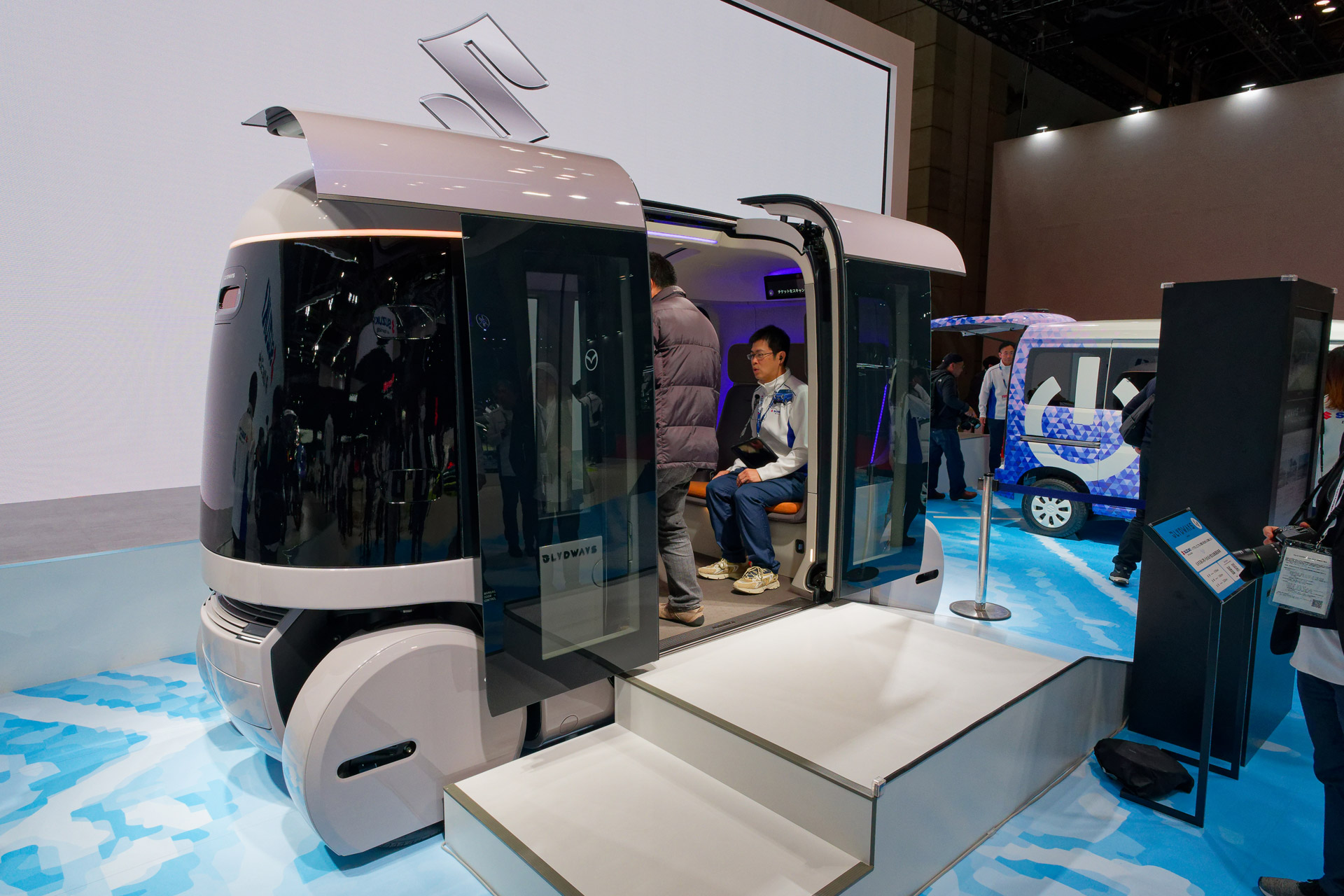 自動運転車両「グライドウェイズ」