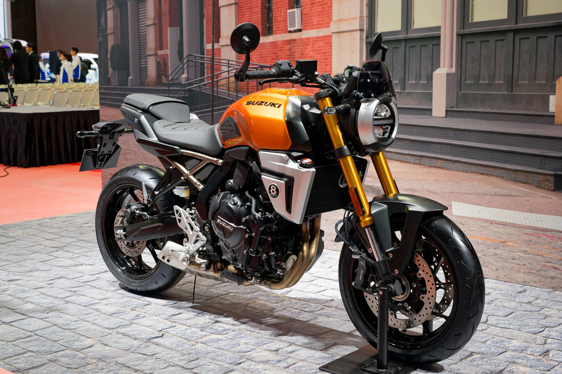 ネオレトロな新型ミドルスポーツ「GSX-8T」と「GSX-8TT」