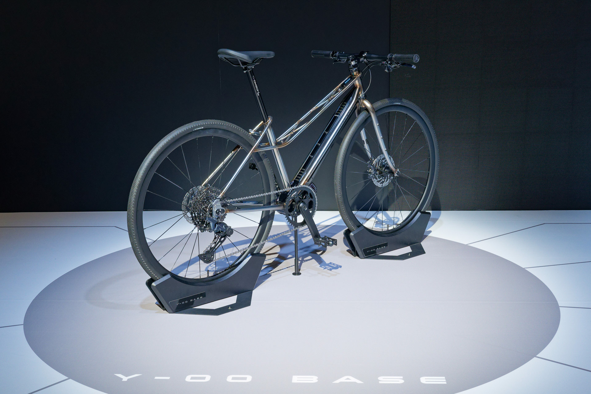 クロスバイクタイプの「Y-00B:Base」