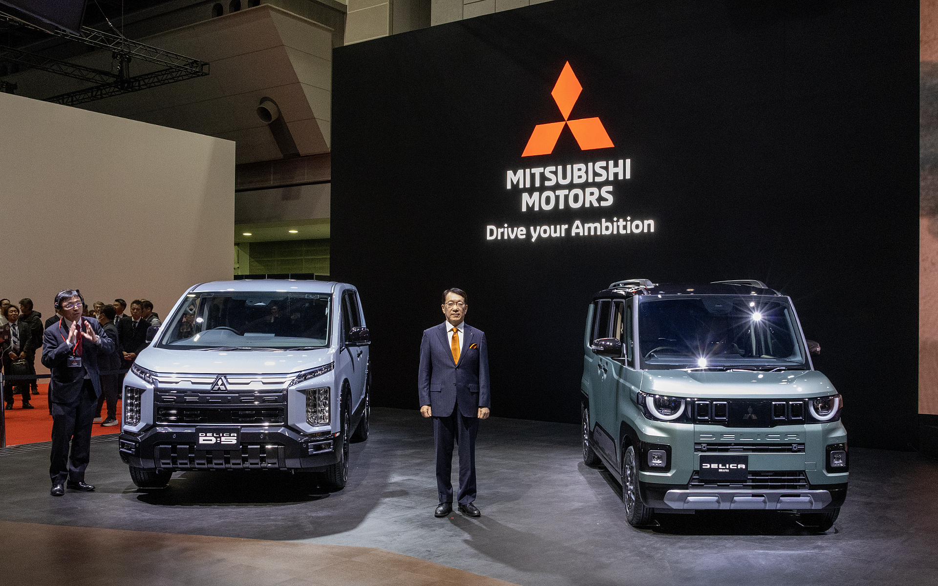 9月18日に発表となったデリカミニは10月29日までに1万台以上の予約注文が入った。デリカD:5はこの冬にマイナーチェンジが行なわれるとのこと