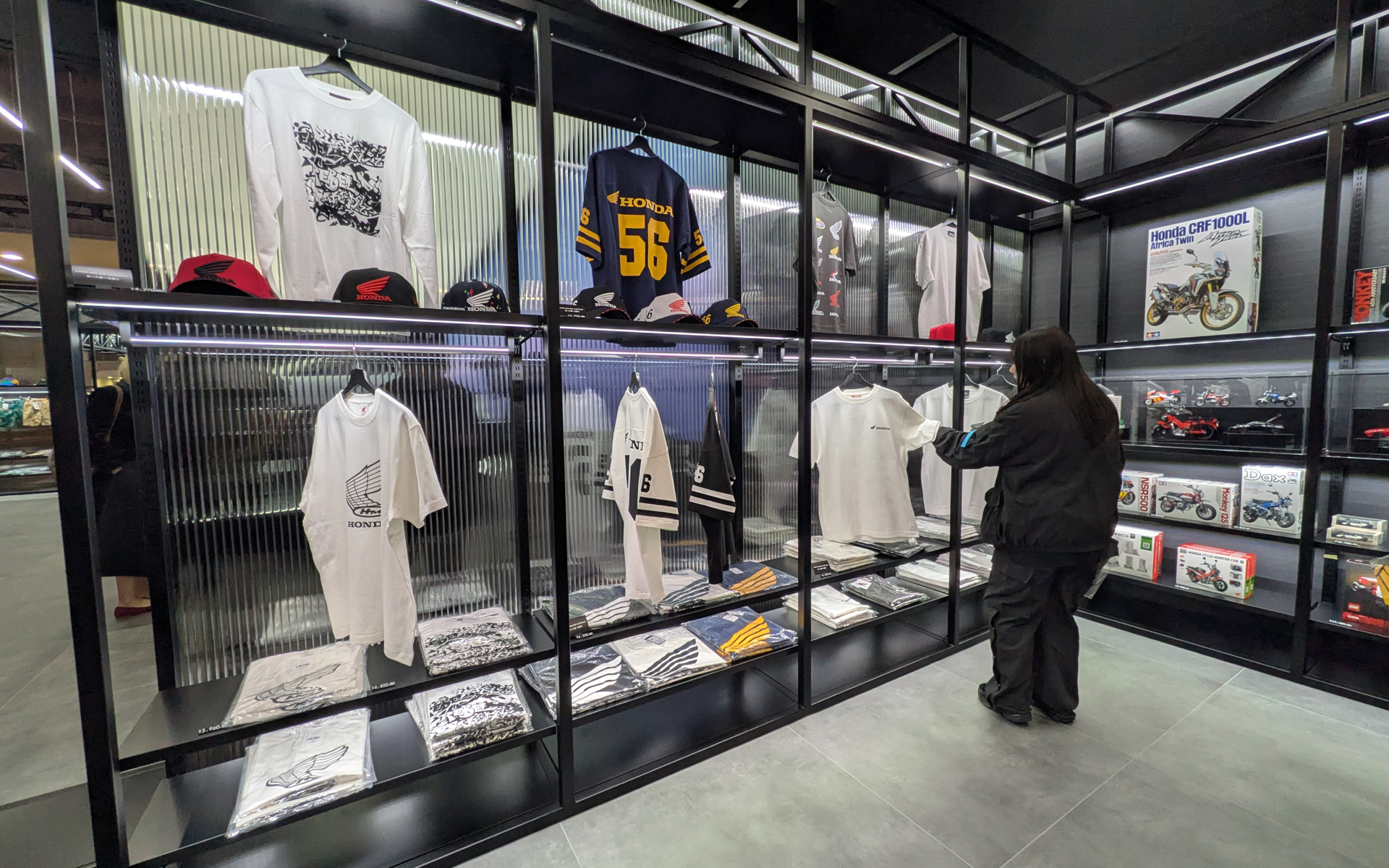 ホンダグッズ販売店も併設
