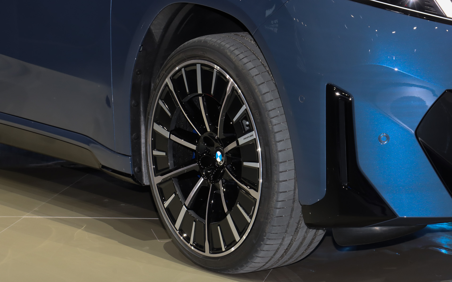 ハンコック製タイヤを4輪に装着する