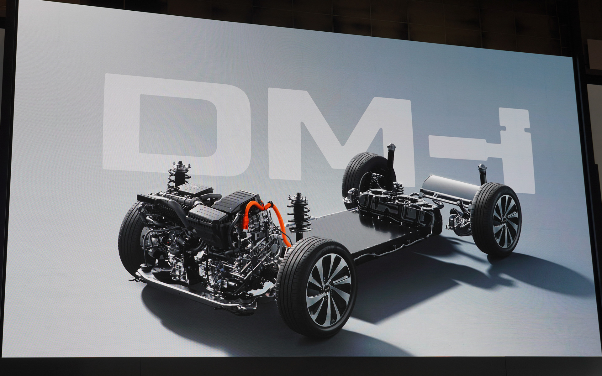 PHEVの技術をDM-i（デュアルモードインテリジェント）と呼ぶ