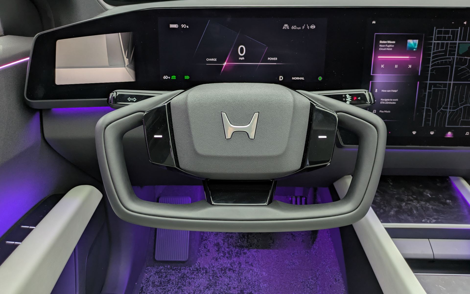 Honda 0サルーンと同じく異形ステアリングを採用