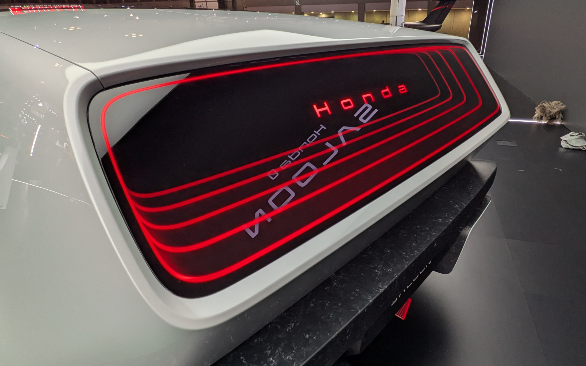 Honda 0サルーンとHonda 0 SUVは、フロントからリアまで大量の四角が連なっているイメージだという