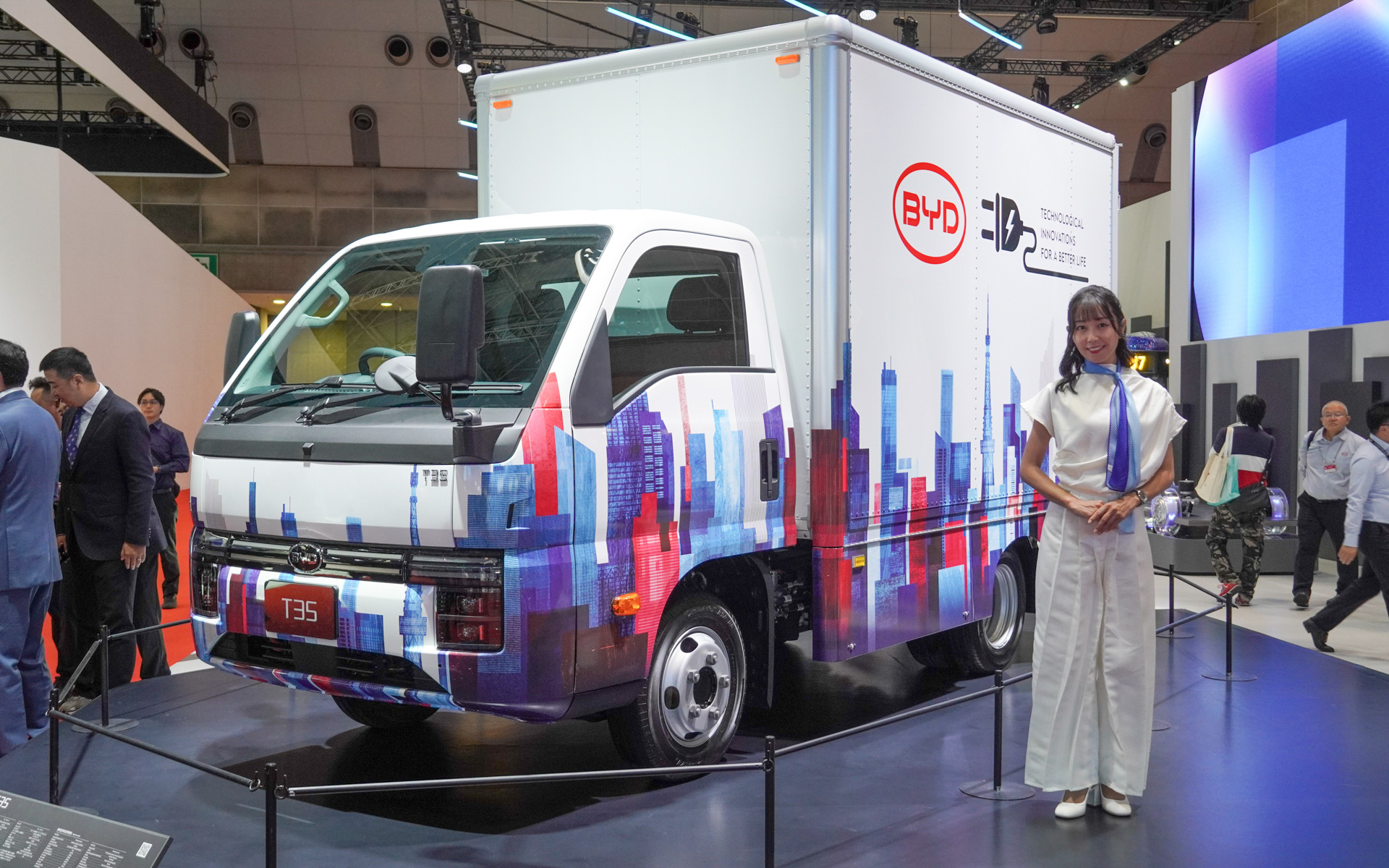 2026年発売予定のEVトラック「T35」のアルミバン