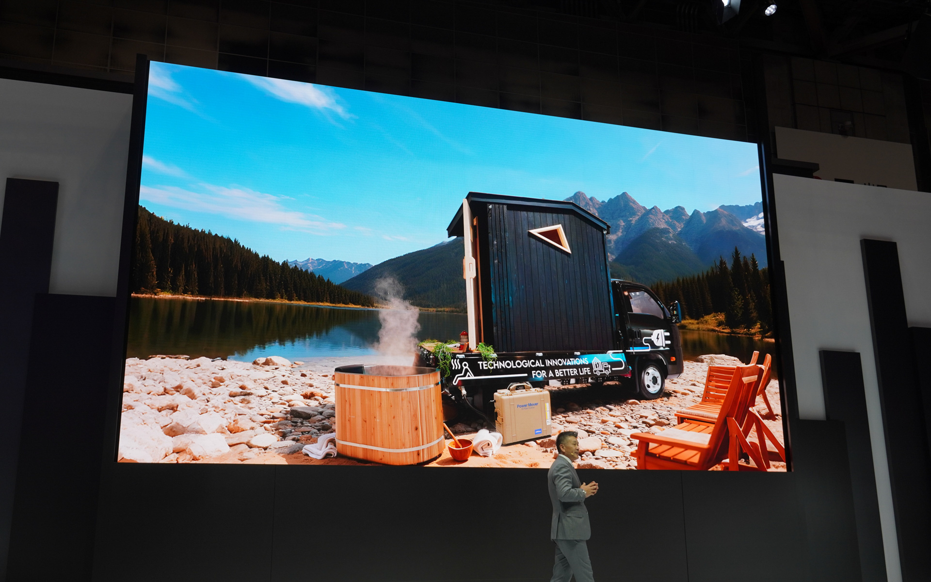 電気トラックでの提案、荷台にサウナ室を積んでしまう