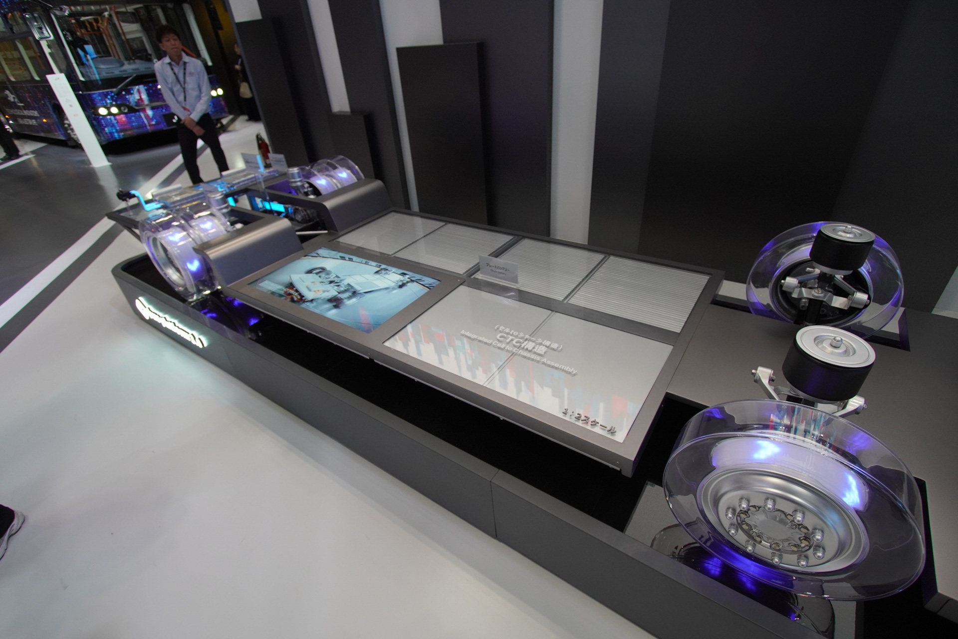 パワートレインの技術紹介、セルとシャシーを一体化したCTC構造