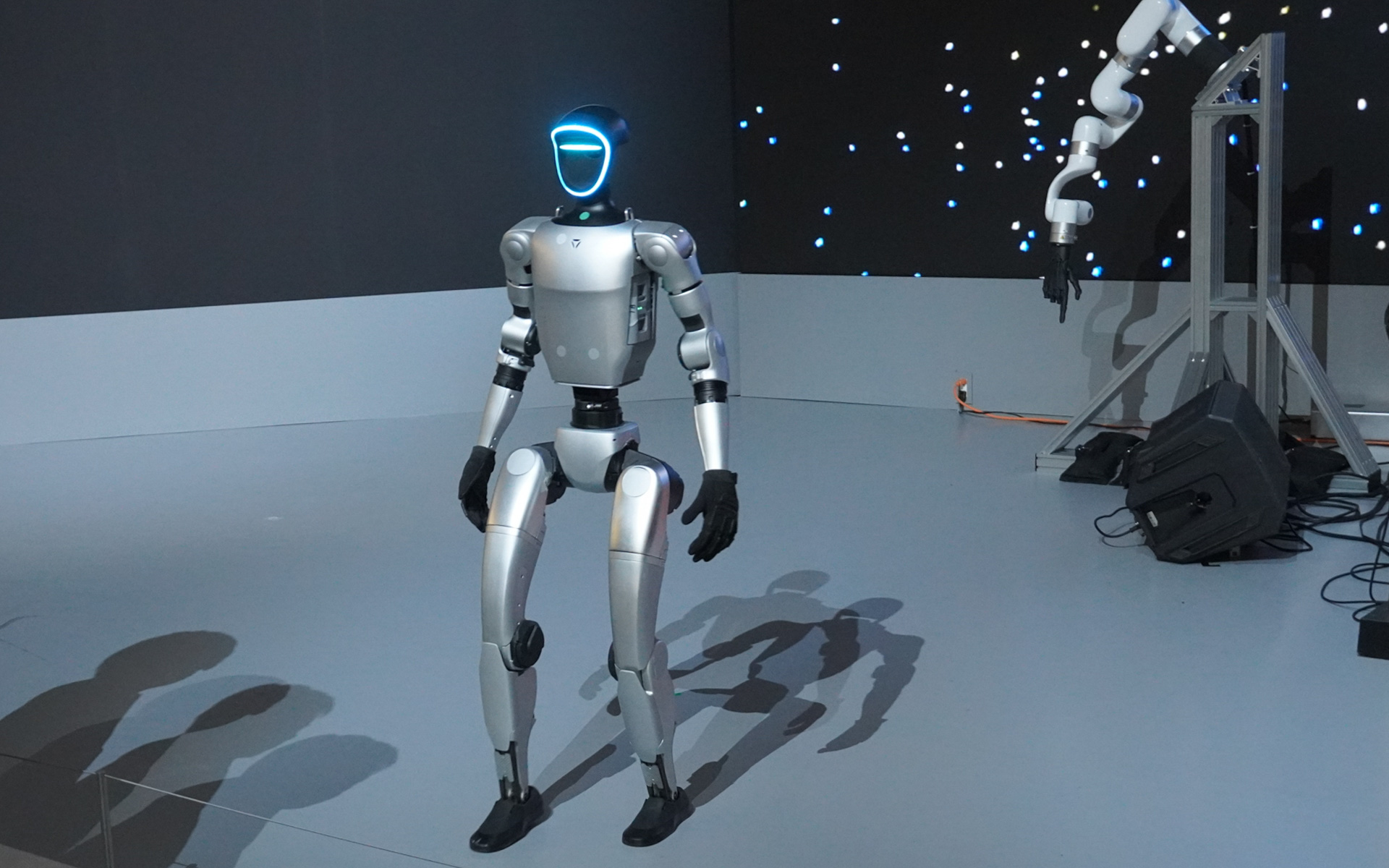 Tokyo Future Tour 2035にて展示される次世代アニマノイド「FOX」