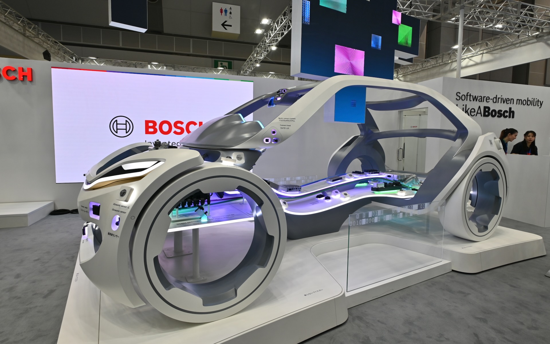 SDV技術を可視化したボッシュの展示車両