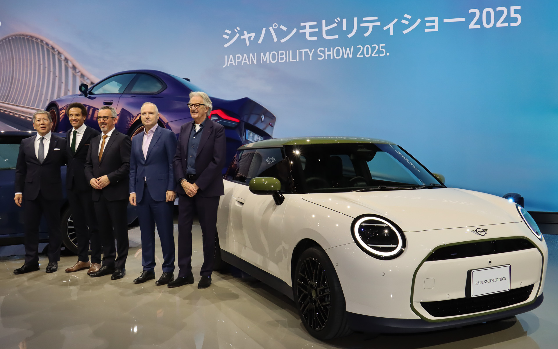 ポール・スミス氏も交えてプレスカンファレンス最後にフォトセッションが行なわれた