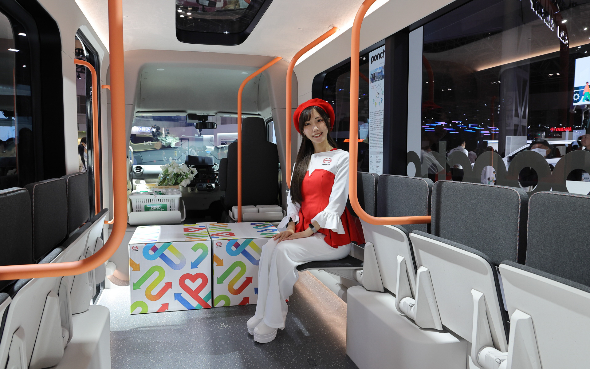 「ポンチョドット」の室内