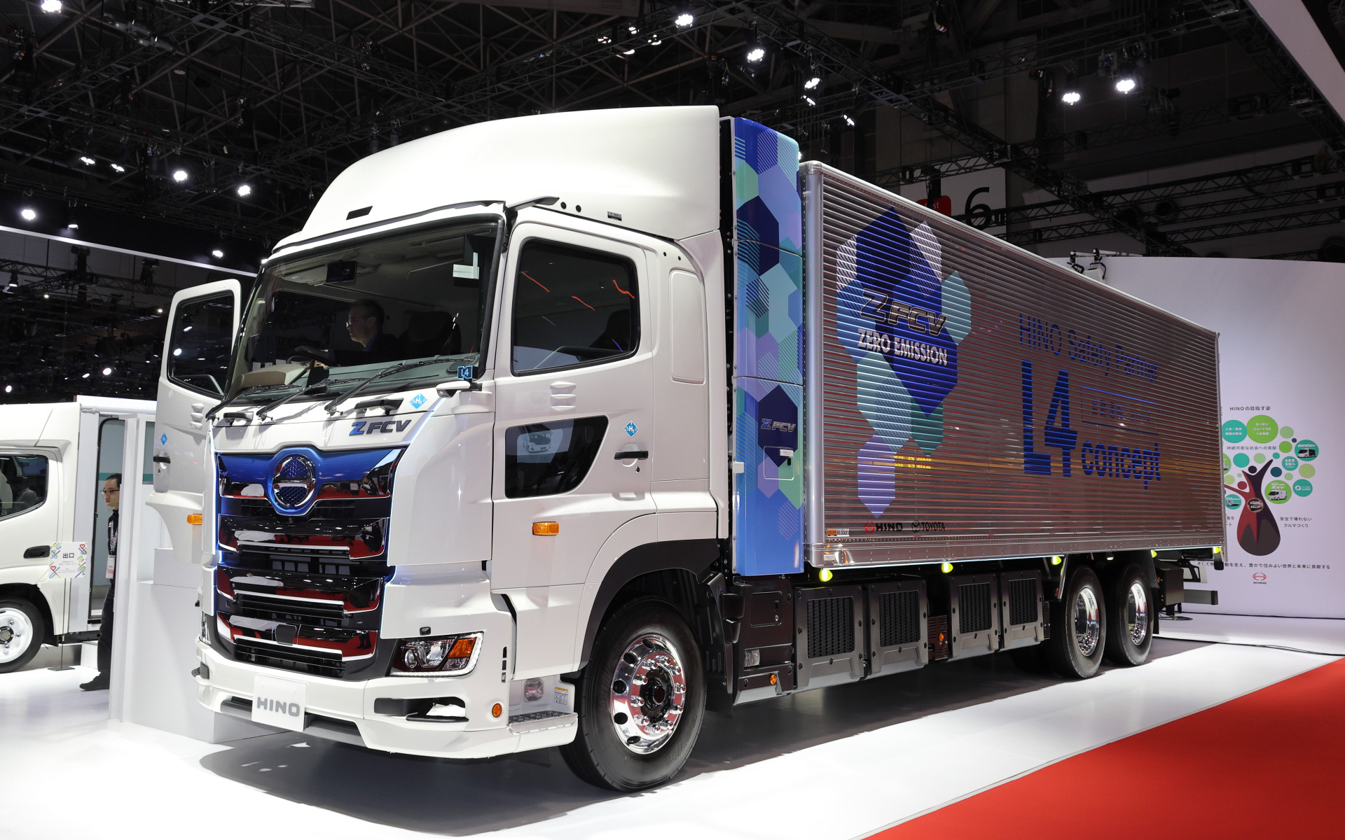 日野プロファイアZ FCV（L4コンセプト 参考出展）