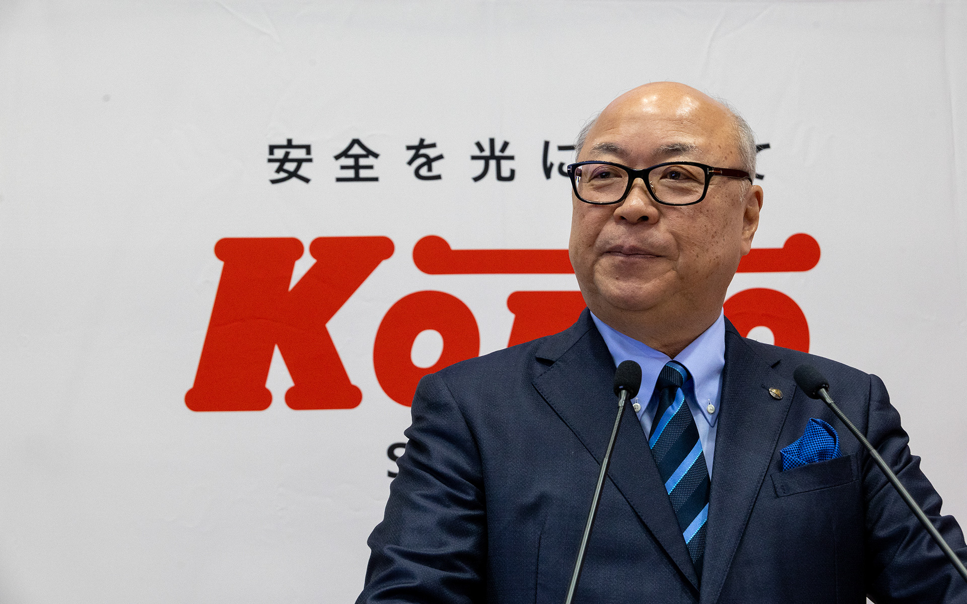 高精細ADBは1万6000個のLEDを緻密に制御することで、テラス範囲を最大化し、すべての交通参加者に配慮した眩しくないハイビームとなる。加藤氏は「これをすべてのクルマに搭載することで、夜間の視界を守り、交通事故ゼロの社会を目指して参ります」と語った