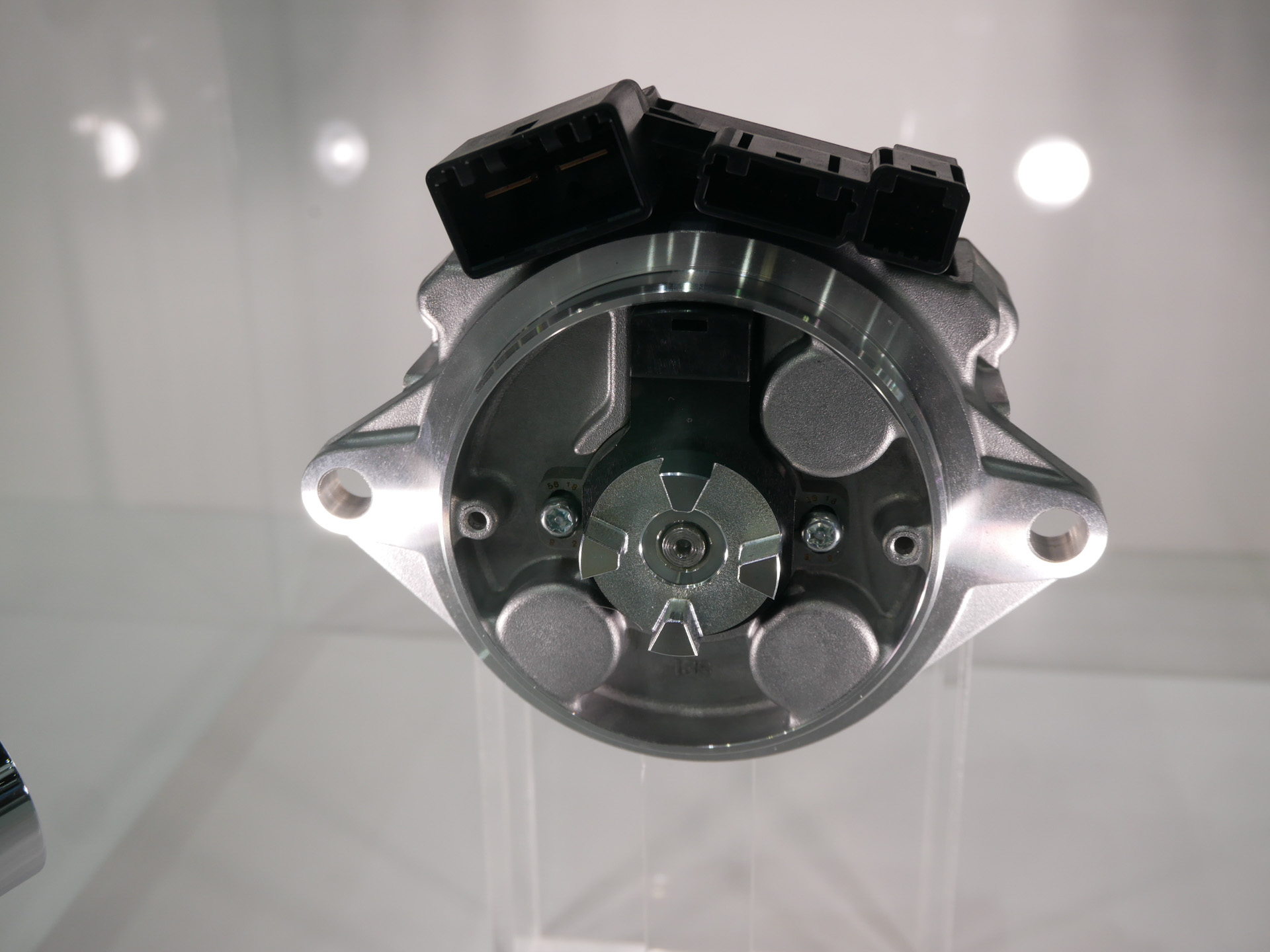 汎用スマートモーター。収集したデータをクラウドで分析できる