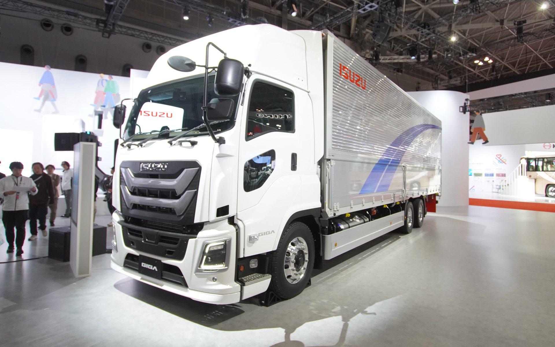 大型トラックの新型ギガ