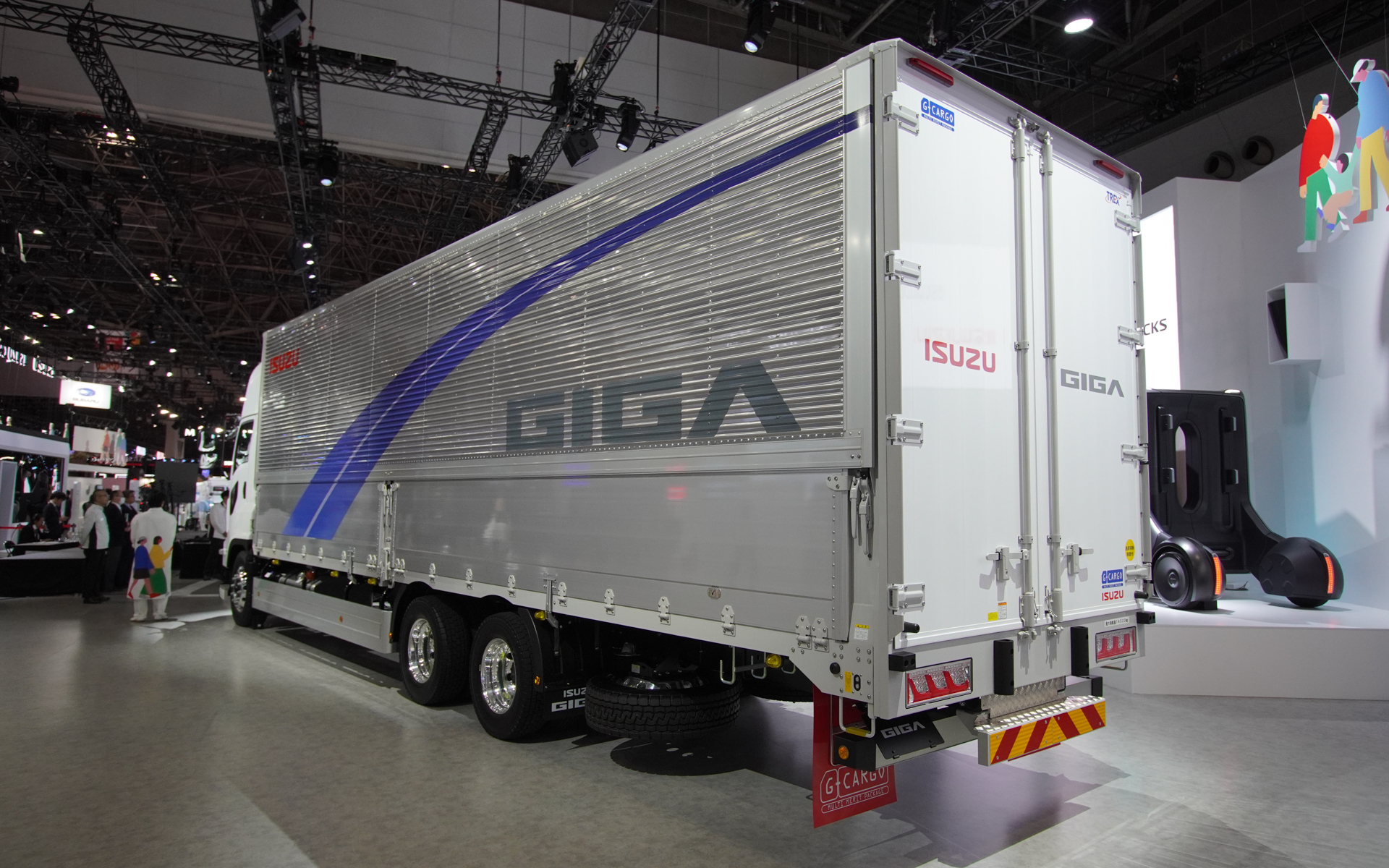 大型トラックの新型ギガ