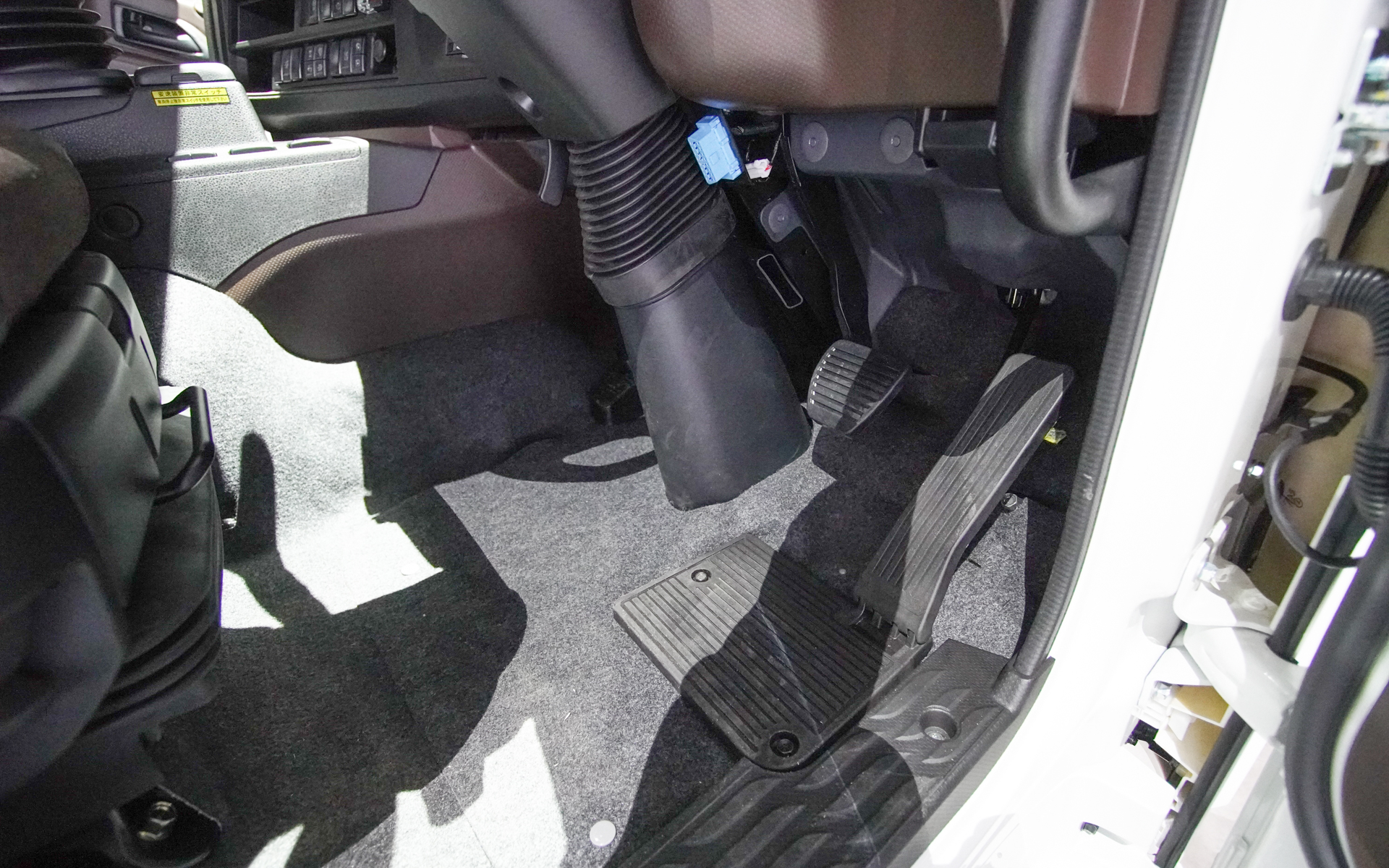 キャブは従来から骨格に変更はない