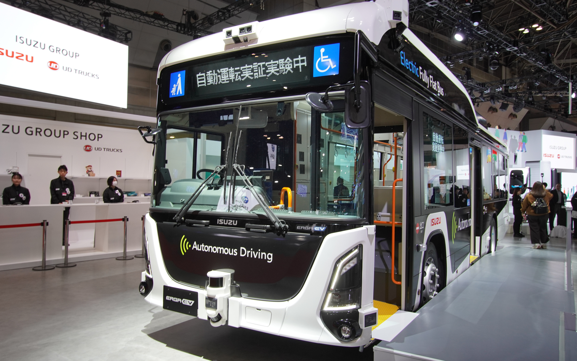エルガEV 自動運転バスは世界初公開