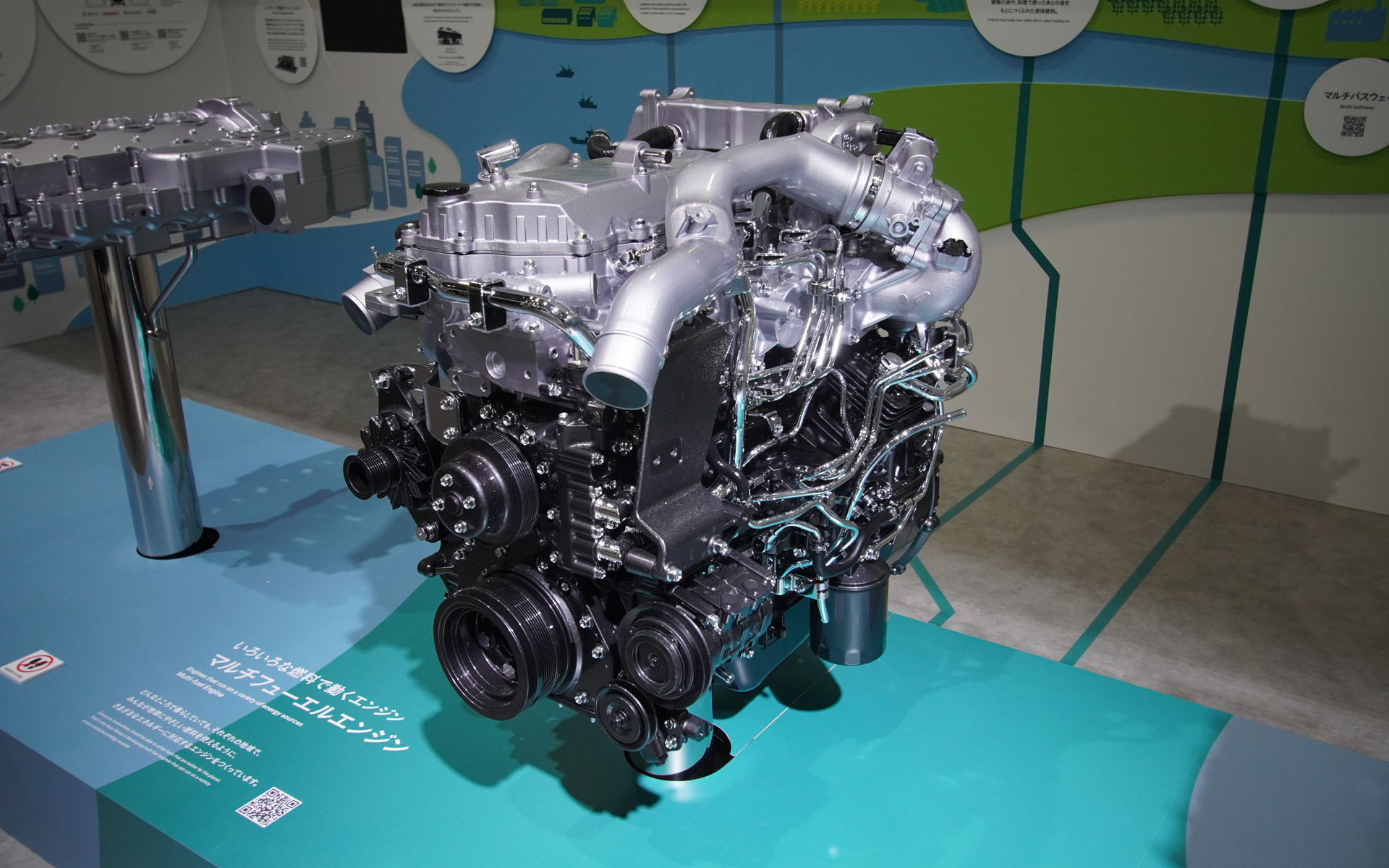 エンジンのブロックやクランクシャフトなどは共通に使える