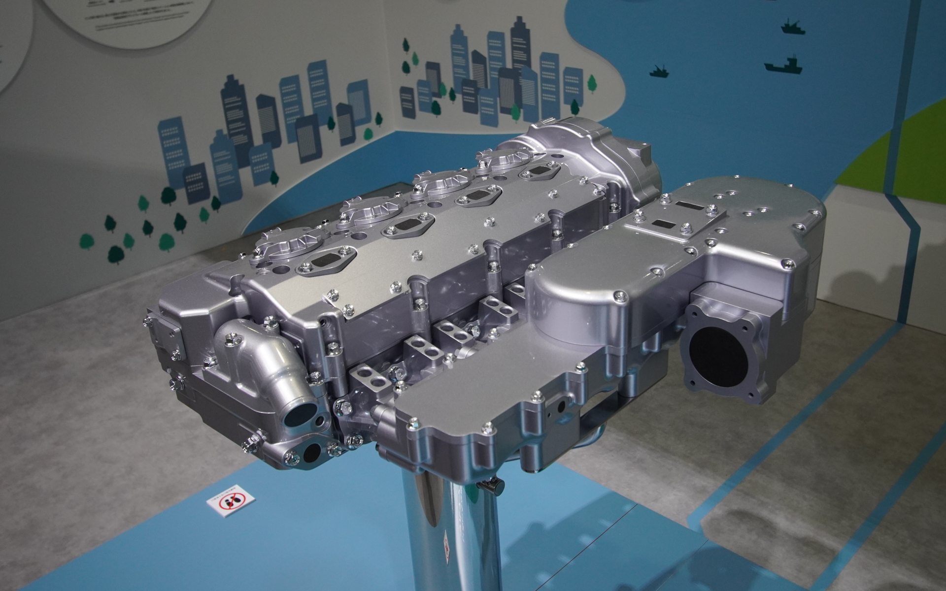 燃料に合わせてヘッドを組み合わせることで、軽油、天然ガス、水素、バイオ燃料、合成燃料などのカーボンニュートラル燃料に対応できる