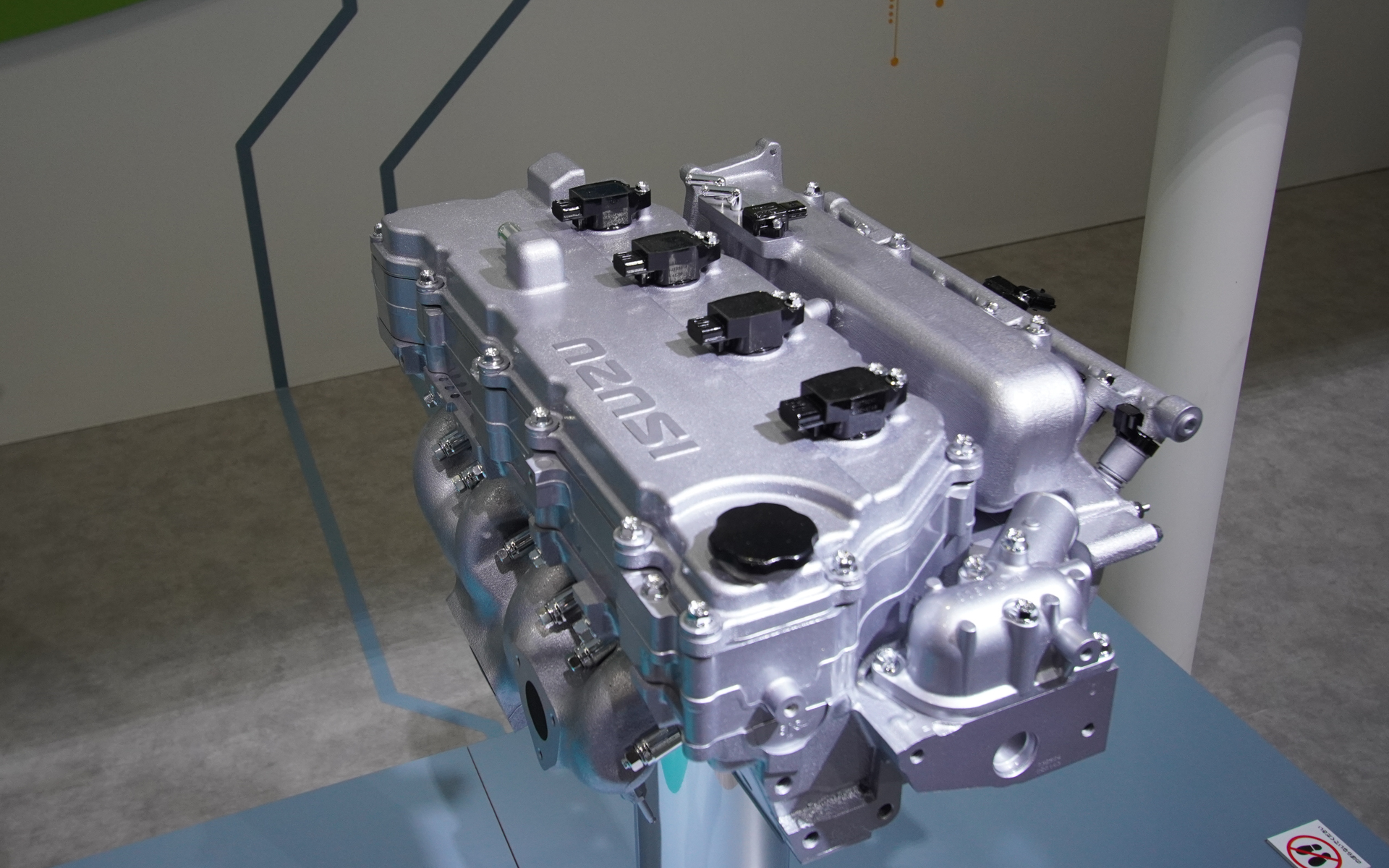 燃料に合わせてヘッドを組み合わせることで、軽油、天然ガス、水素、バイオ燃料、合成燃料などのカーボンニュートラル燃料に対応できる