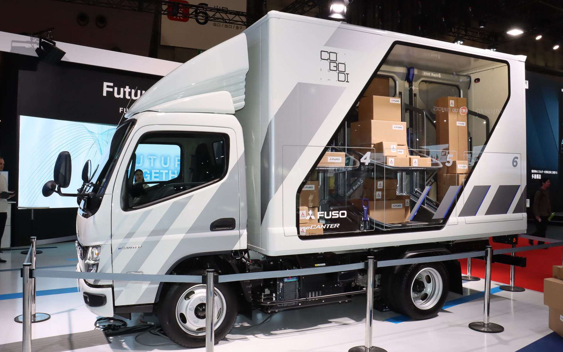 第3世代のBEV（バッテリ電気自動車）小型トラック「eキャンター」