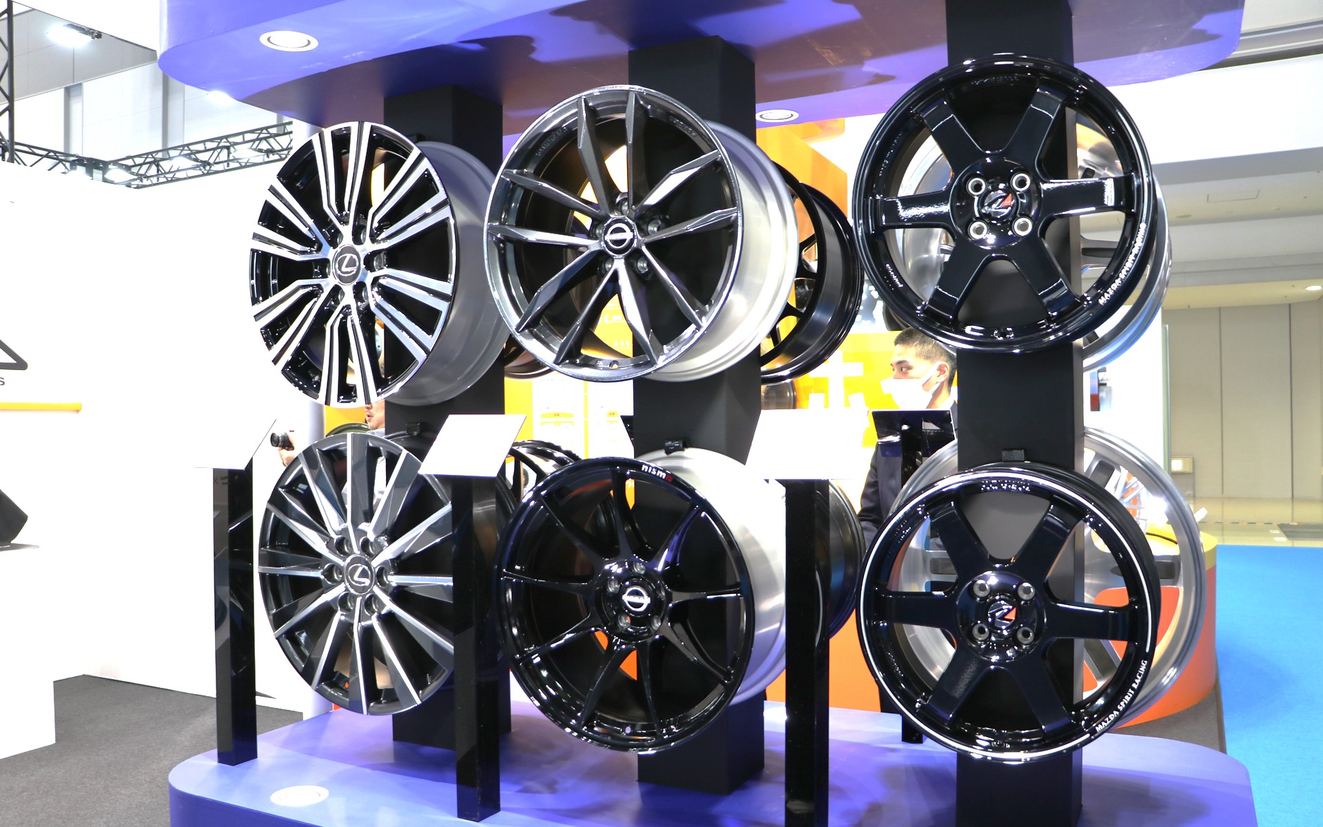 最新ホイールも展示している