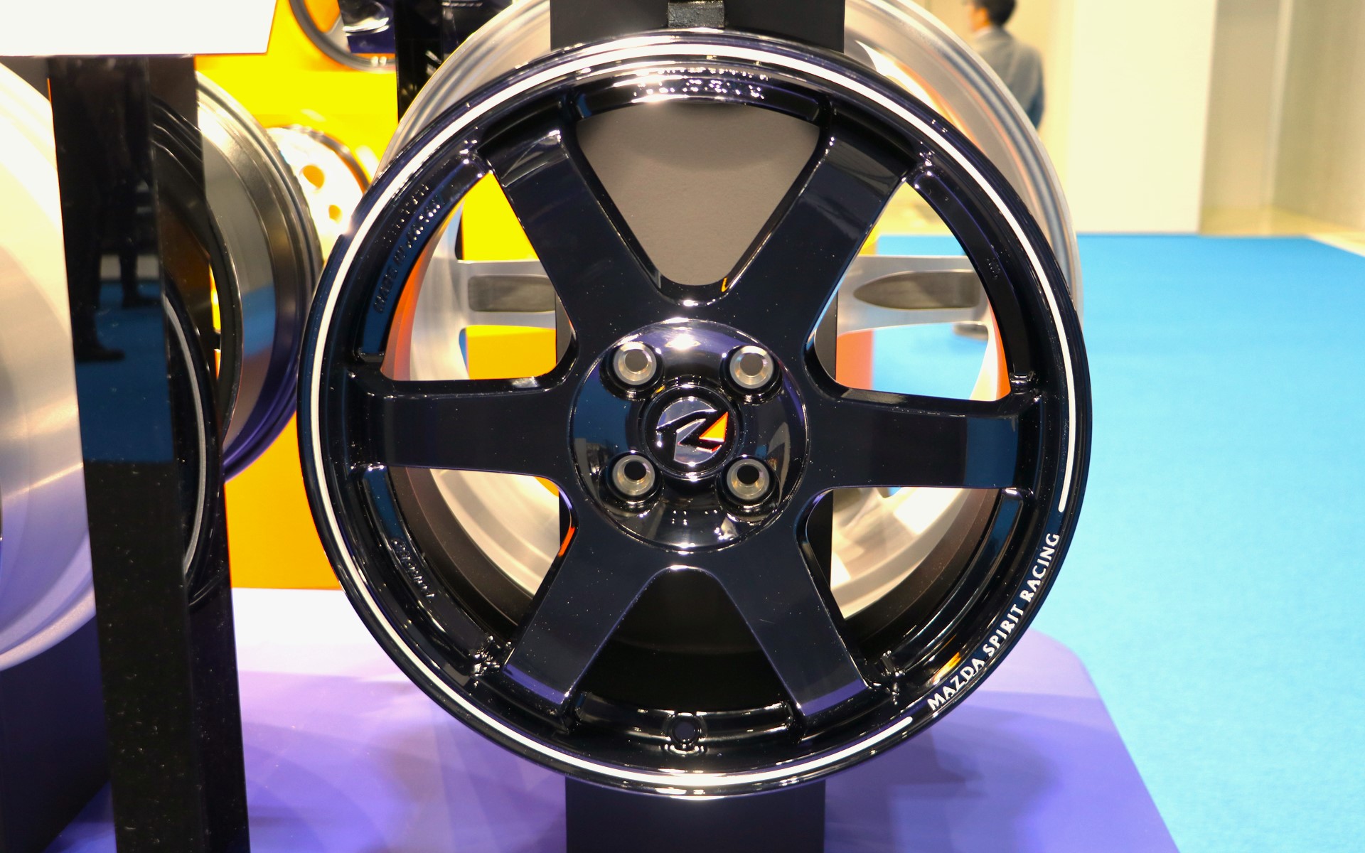 レイズとマツダが共同開発したという「MAZDA SPIRIT RACING ロードスター 12R専用ホイール