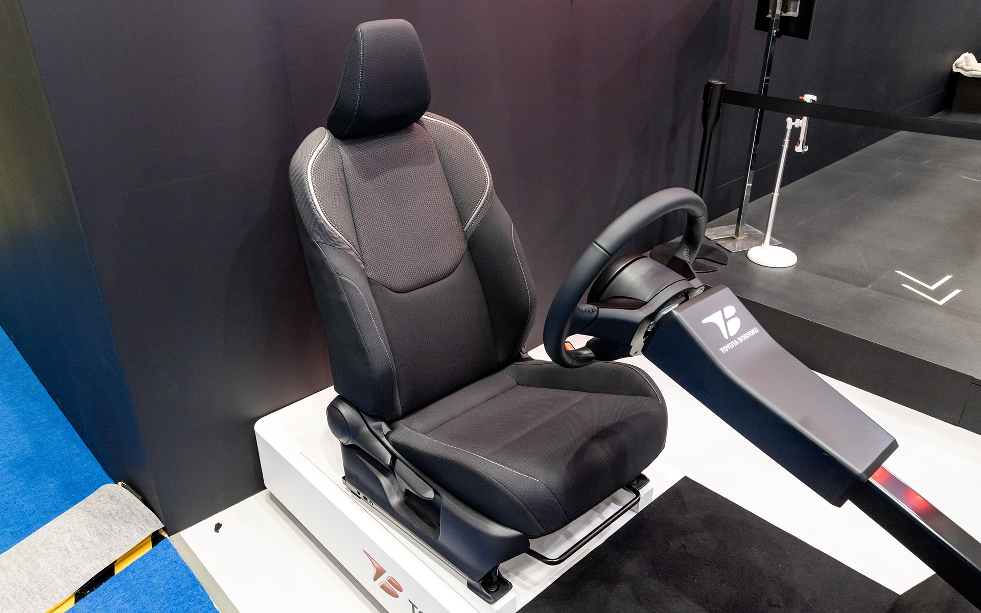 トヨタ「プリウス」に採用されているスタンダードシート