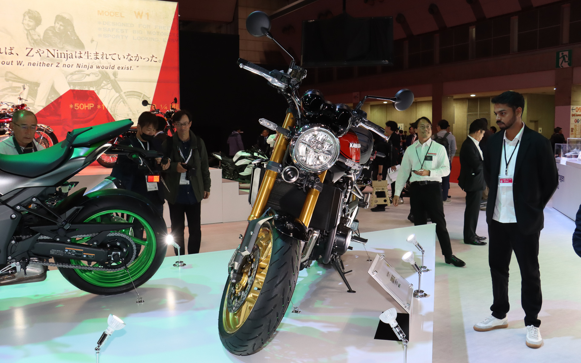 丸型LEDヘッドライトも外観の特徴となっている