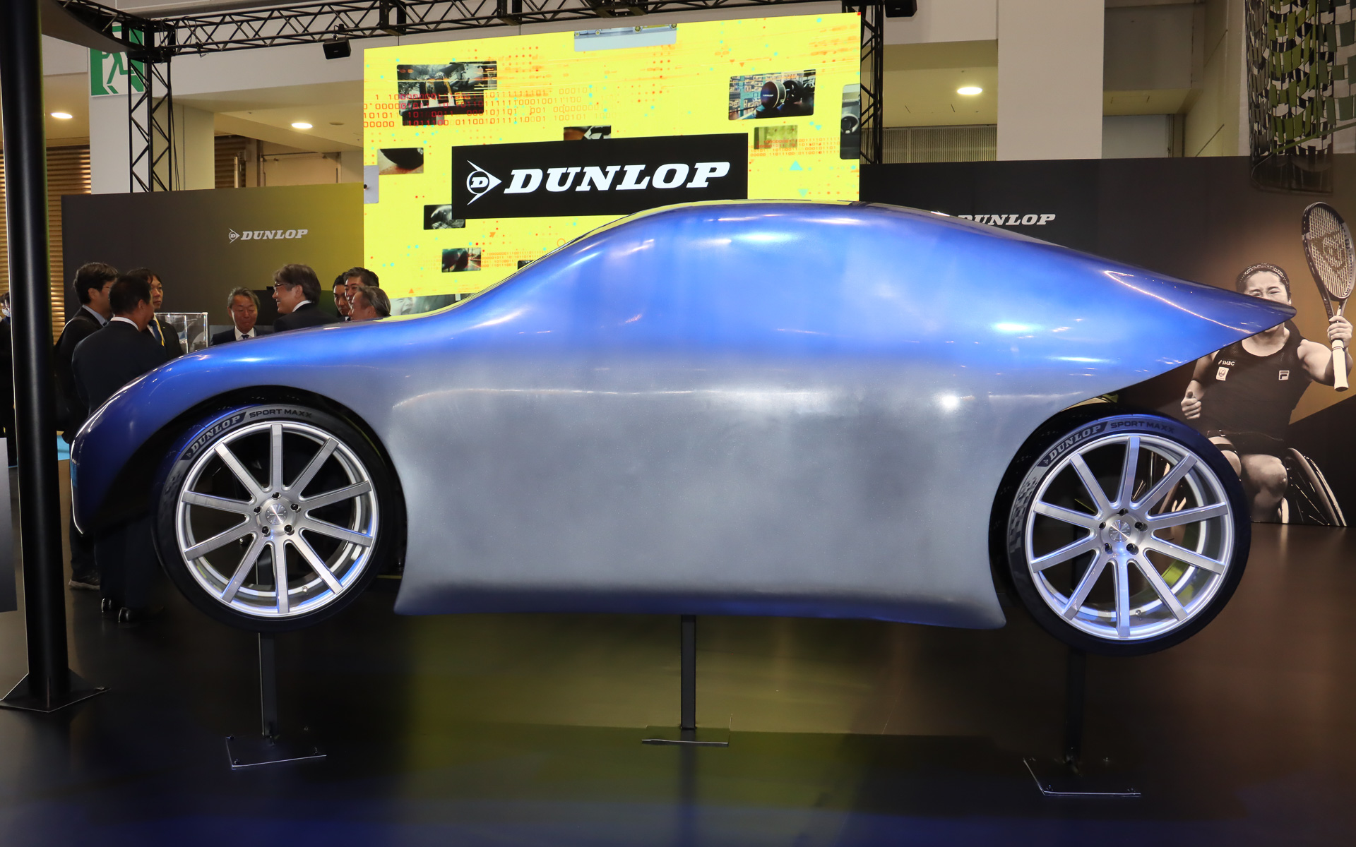 プレミアムスポーツタイヤの装着イメージ