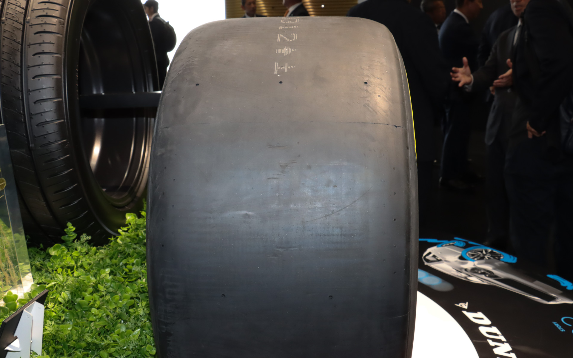 SUPER GTのGT300クラス向けとなるレース用タイヤ