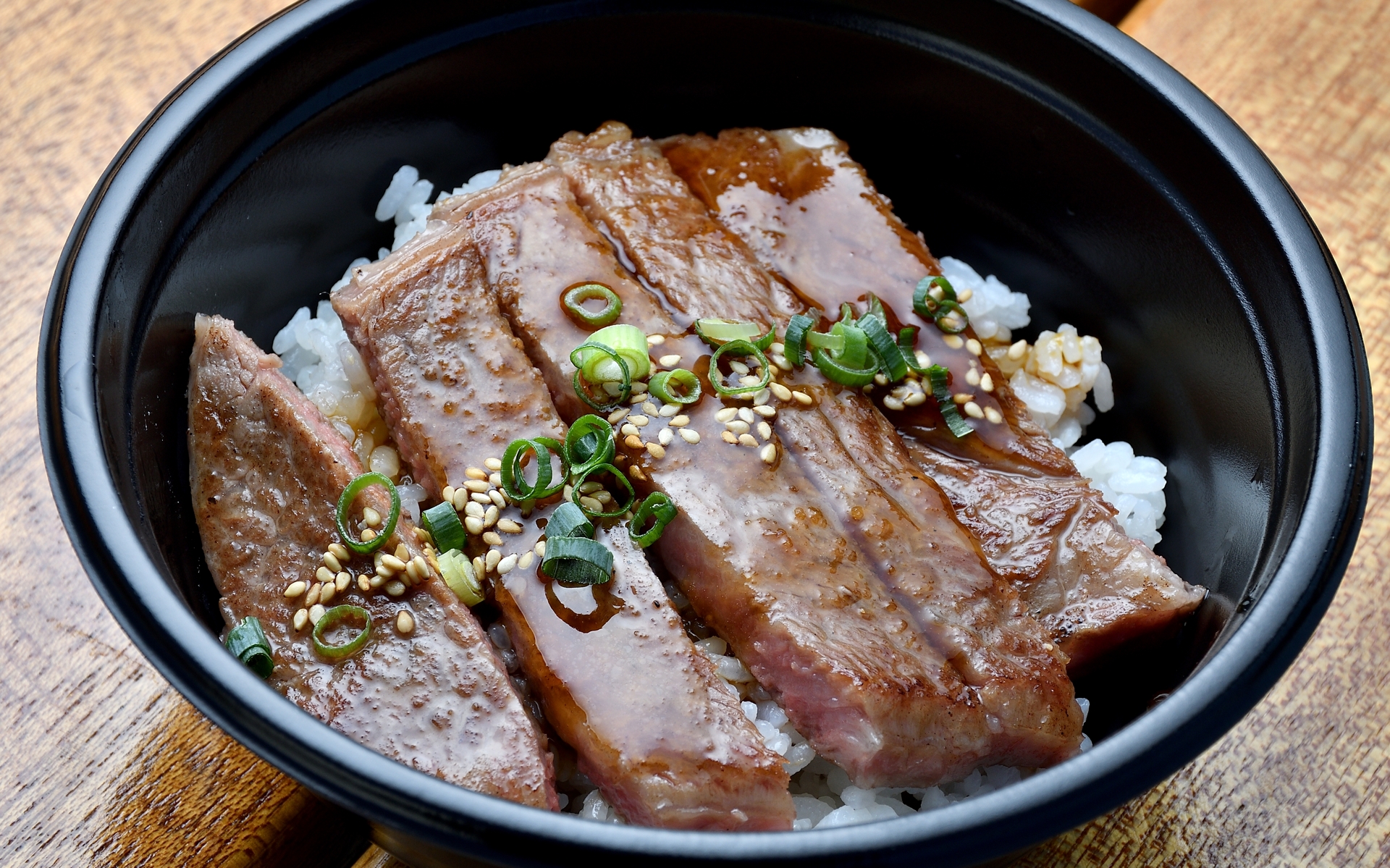 「常陸牛ステーキ丼」1600円
