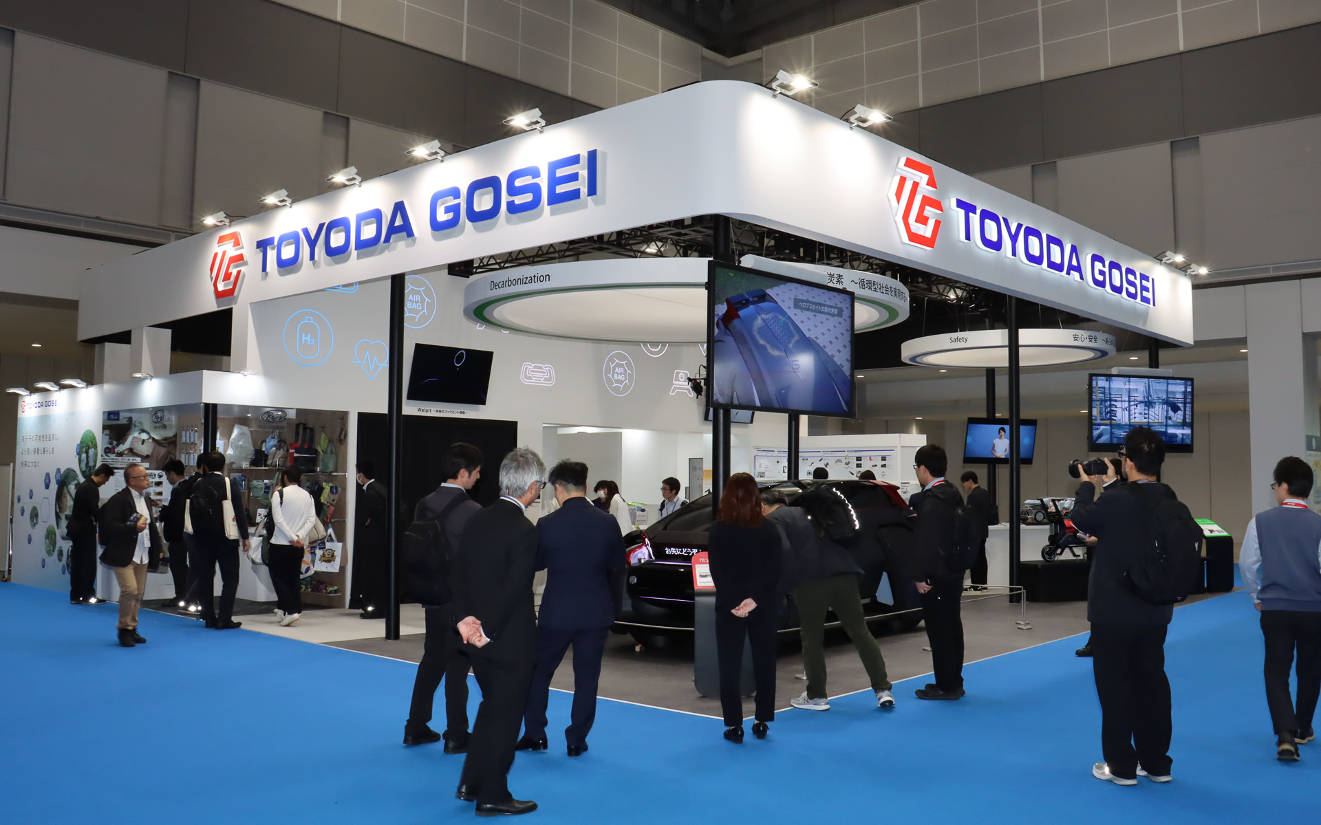 西展示棟4階 西4ホール・W4101にある豊田合成ブース