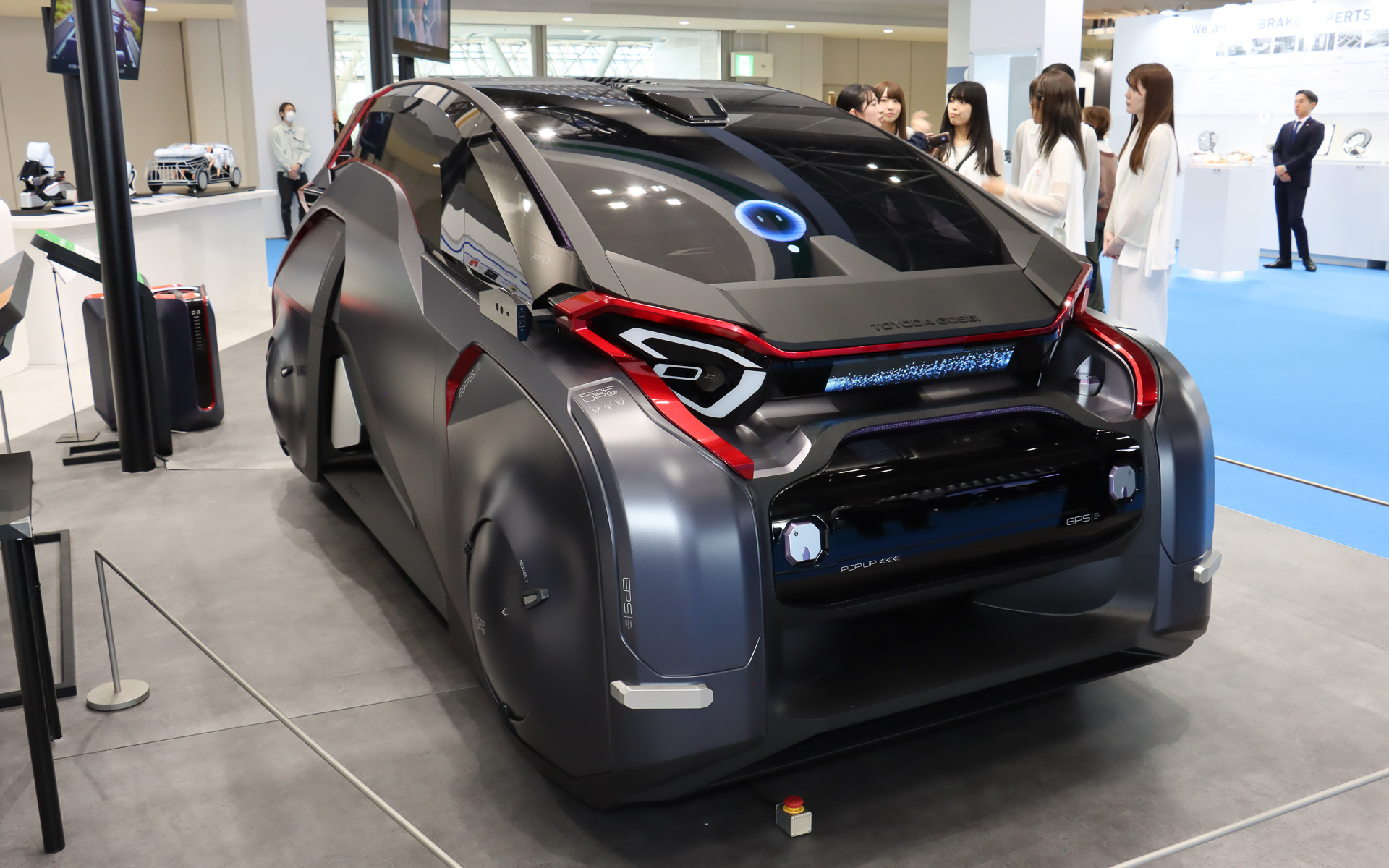 脱着可能な「ポータブル水素カートリッジ」を3本搭載可能