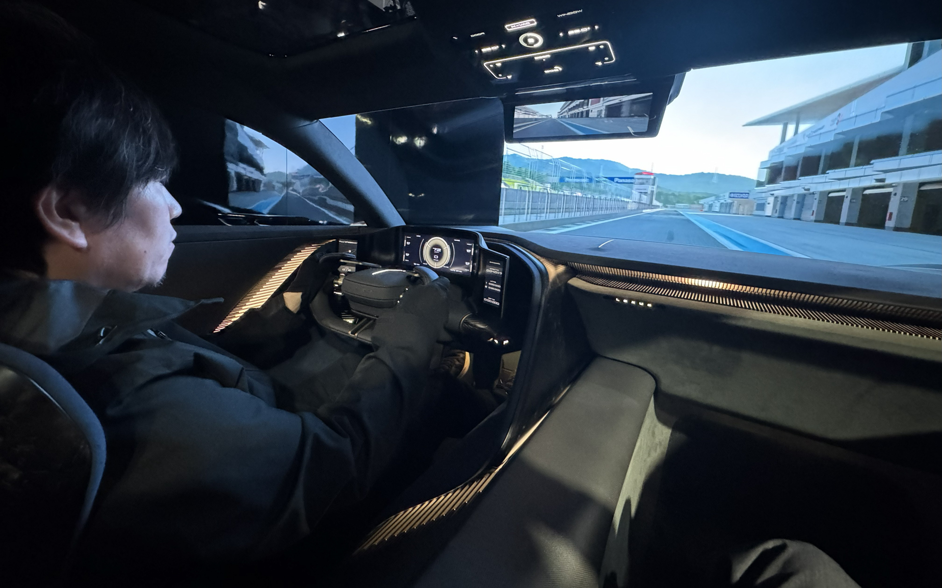 富士スピードウェイをバーチャル走行できる