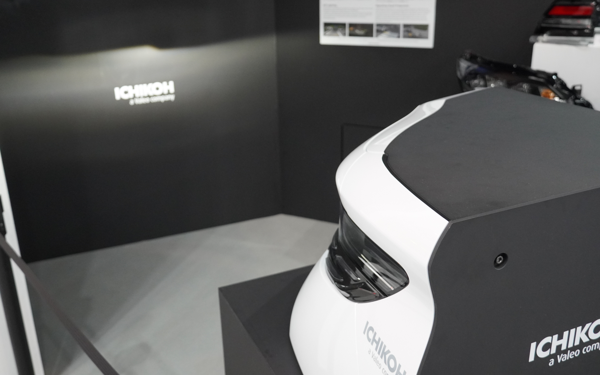 2万ピクセル分割の「HDライティング」は展示、実演を行なっている