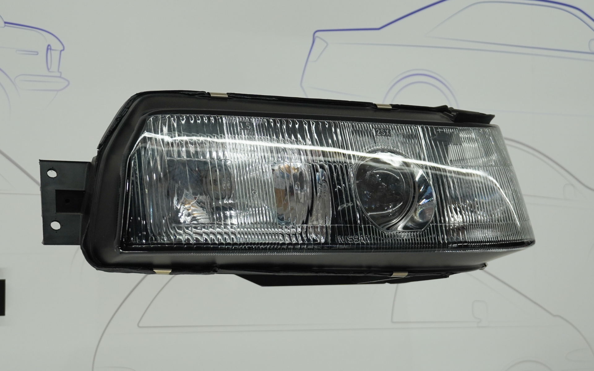 R31型スカイラインに搭載した日本初のプロジェクターヘッドライト