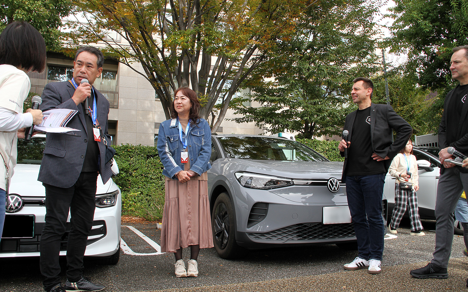 トーマス・シェーファーCEOらは各モデルのオーナーとの談議を楽しんだ