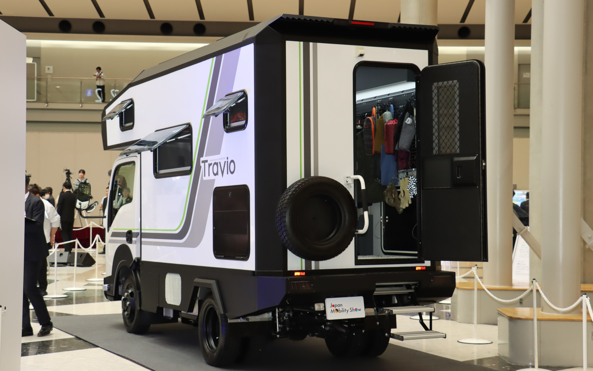 片山会長の“未来の愛車”NTB「EXPEDITION STRIKER」（いすゞのキャンピングカー専用シャシー・Travioを採用した車両）