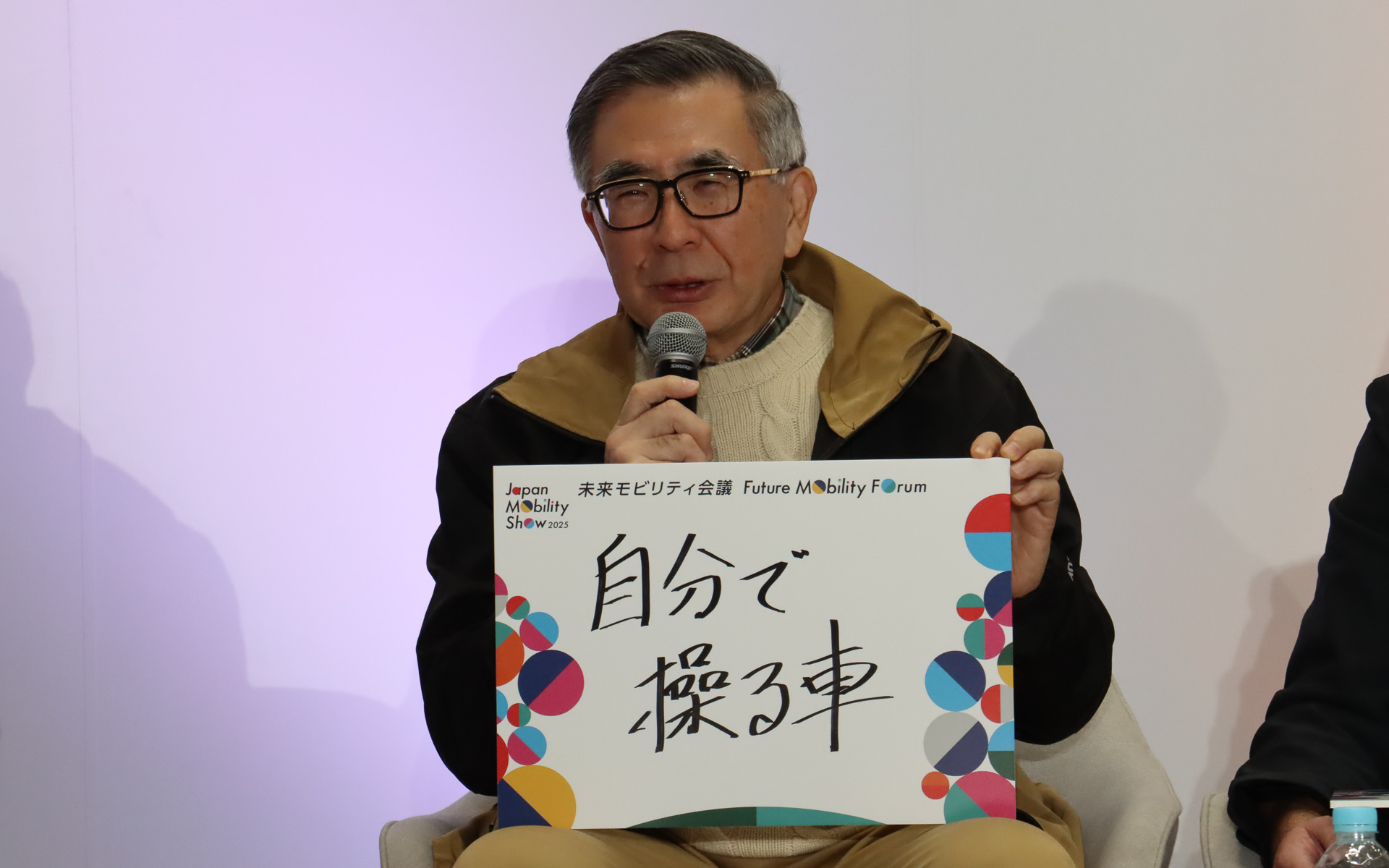 スズキの鈴木俊宏氏の回答は「自分で操る車」